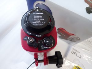 中古水中カメラ用品 OLYMPUS 水中専用フラッシュUFL-3 ①