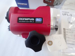 中古水中カメラ用品 OLYMPUS 水中専用フラッシュUFL-3 ①