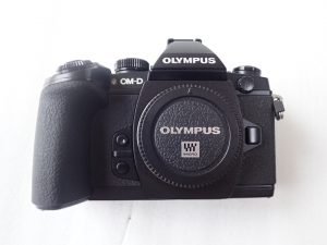 中古品 オリンパス OM-D E-M1 ミラーレス一眼 ブラックボディー、12-40mm F2.8 レンズキット