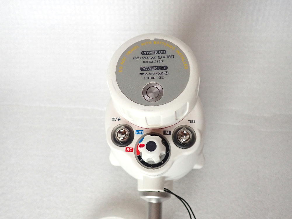 中古品 AOI-UCS-Q1-RC-WHT ホワイトボディ ストロボ