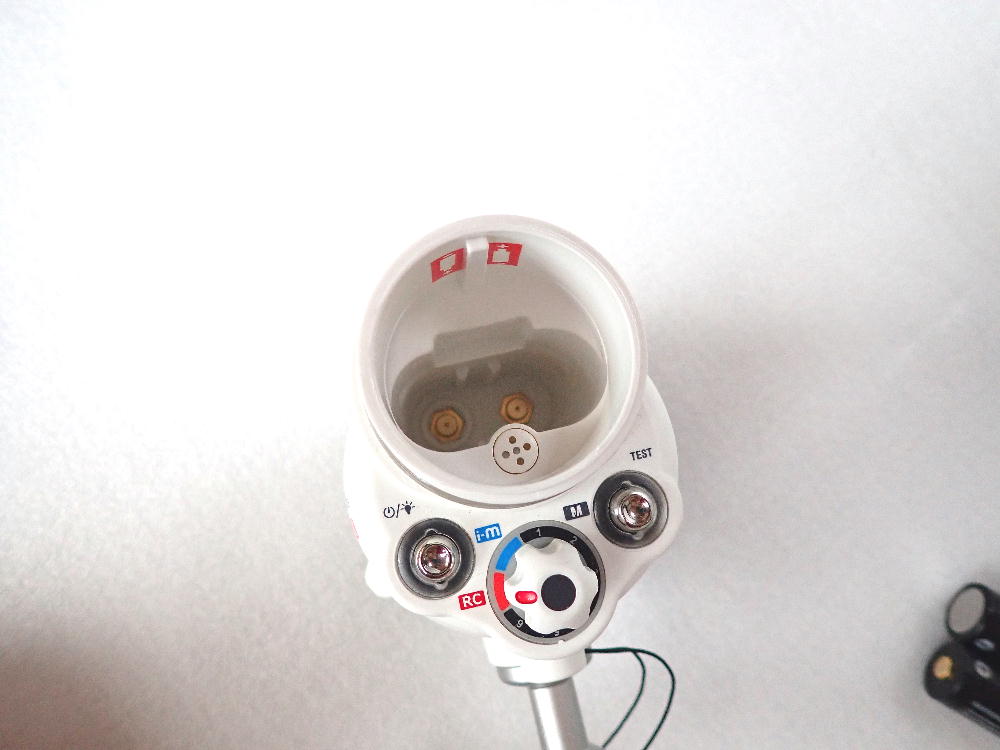 中古品 AOI-UCS-Q1-RC-WHT ホワイトボディ ストロボ