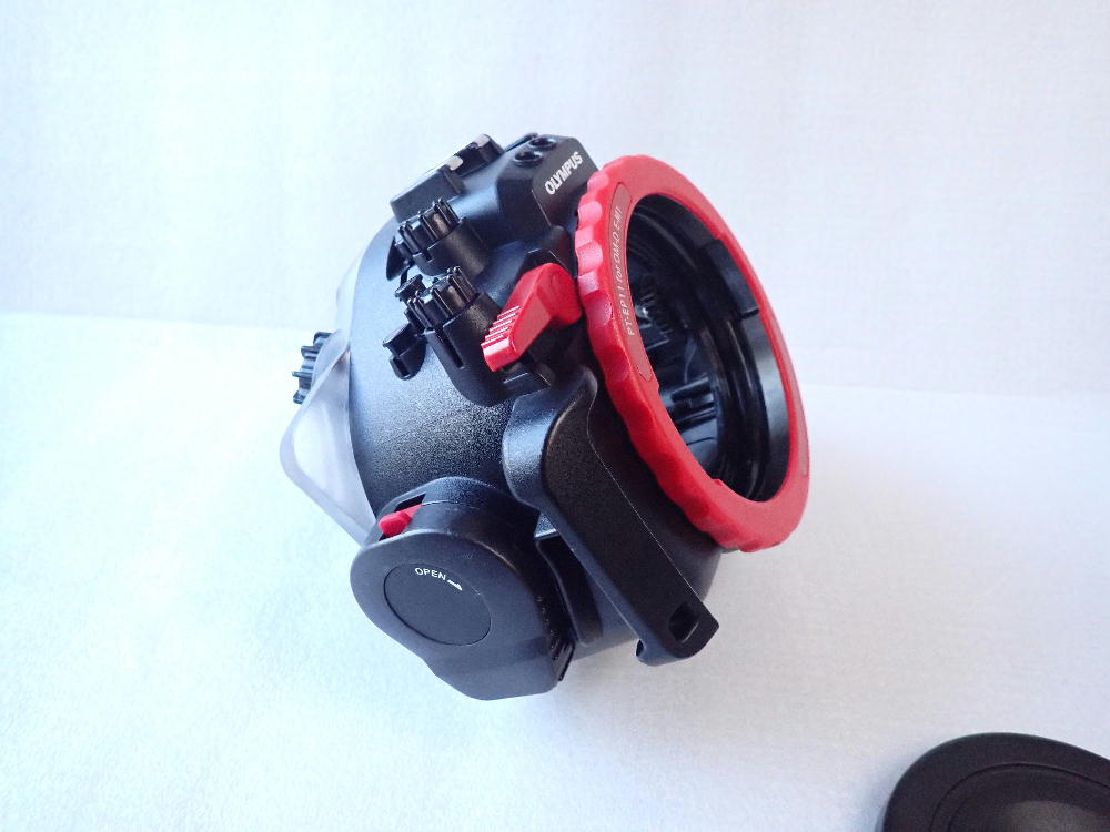 中古水中カメラ機材 OLYMPUS PT-EP11ハウジング MPBK-04両手グリップ付き