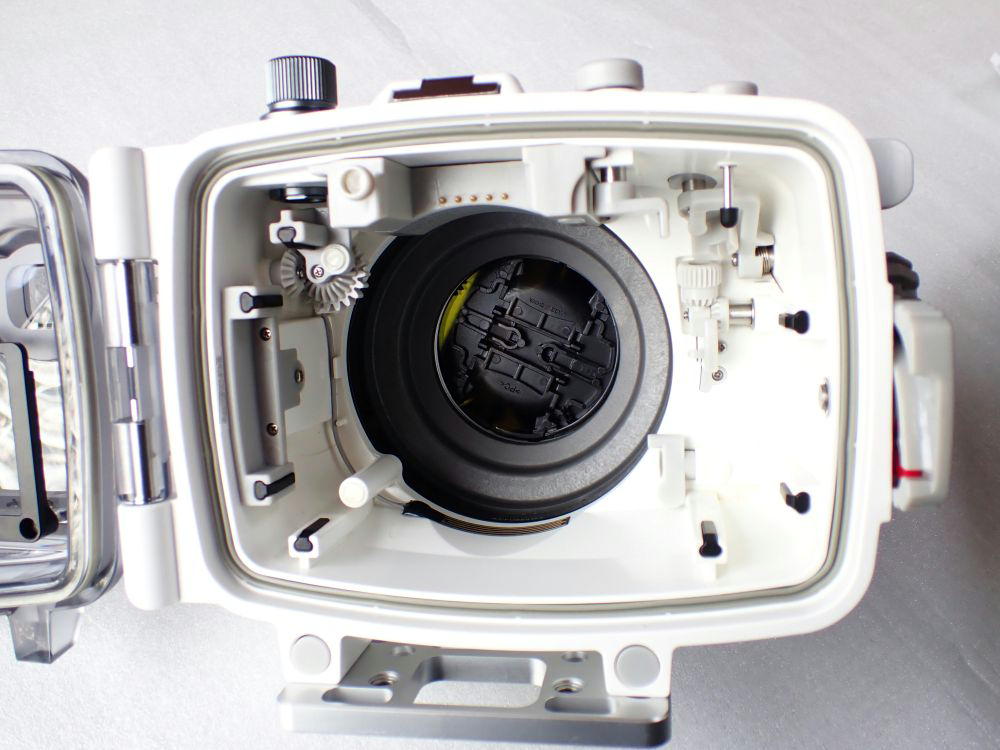 AOI UH-A7CII-WHTホワイトボディハウジング