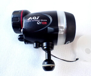 中古水中カメラ機材<br>AOI UCS-Q1-RC-BLK ストロボ